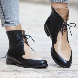 Bangi two-toned leather ankle boots from Etsy